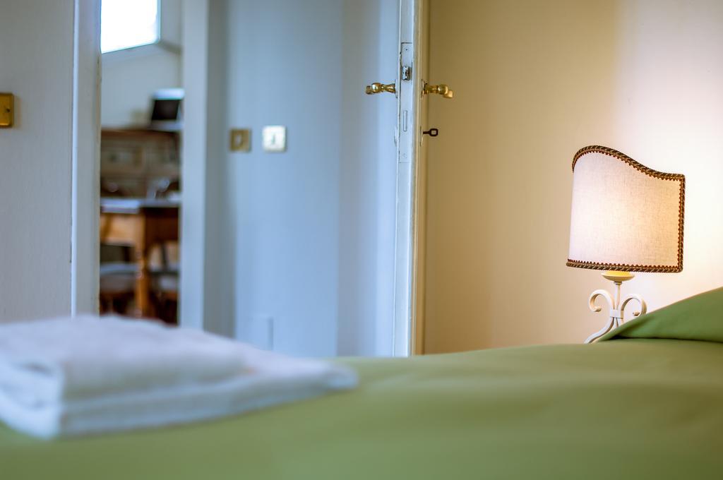 Ferienwohnung Attico Sopr'Arno Florenz Zimmer foto