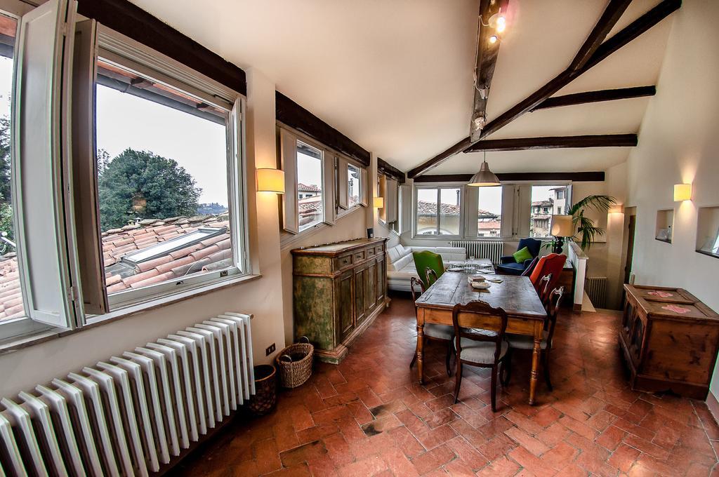 Ferienwohnung Attico Sopr'Arno Florenz Zimmer foto
