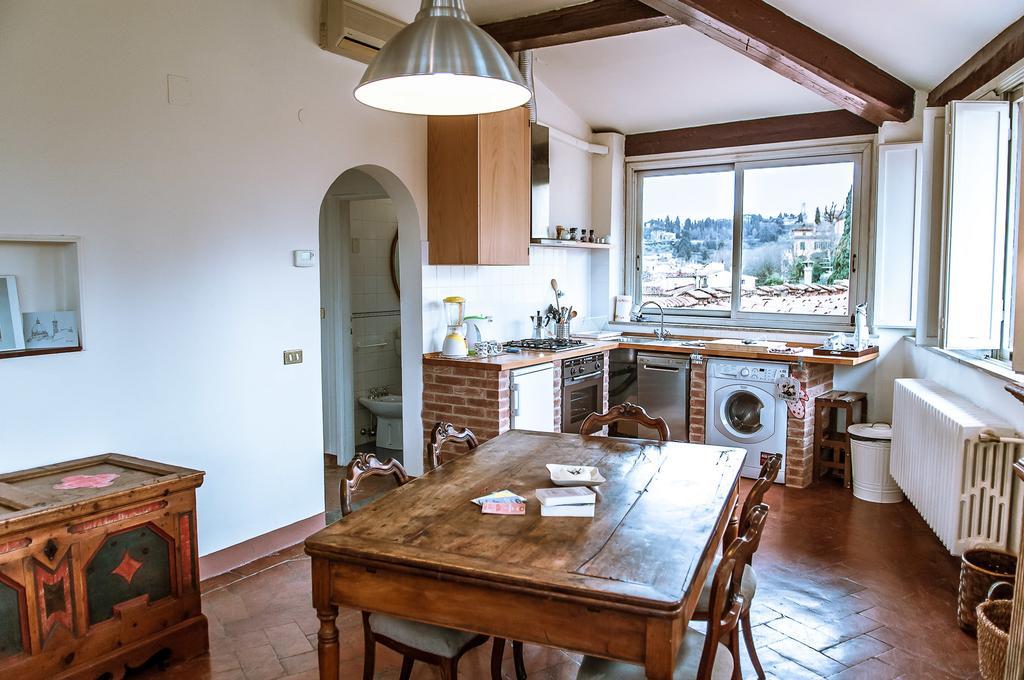 Ferienwohnung Attico Sopr'Arno Florenz Zimmer foto
